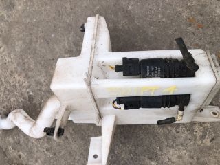 bontott SUZUKI SWIFT IV Ablakmosó Tartály