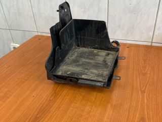 bontott SUZUKI SWIFT IV Akkumulátor Tartó