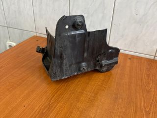 bontott SUZUKI SWIFT IV Akkumulátor Tartó