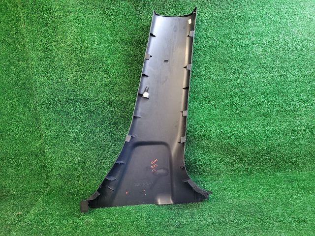 bontott SUZUKI SWIFT IV Bal B Oszlop Burkolat