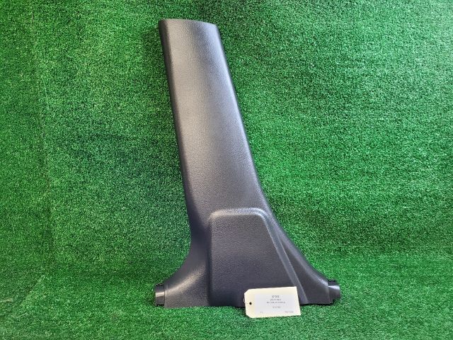 bontott SUZUKI SWIFT IV Bal B Oszlop Burkolat