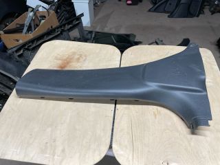 bontott SUZUKI SWIFT IV Bal B Oszlop Burkolat