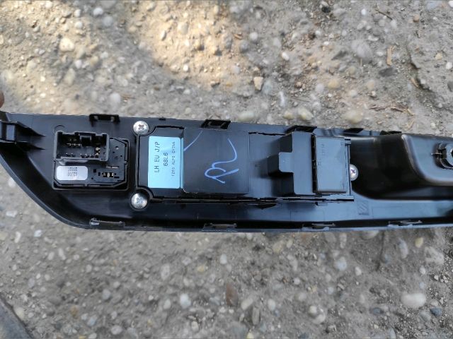 bontott SUZUKI SWIFT IV Bal első Ablakemelő Kapcsoló