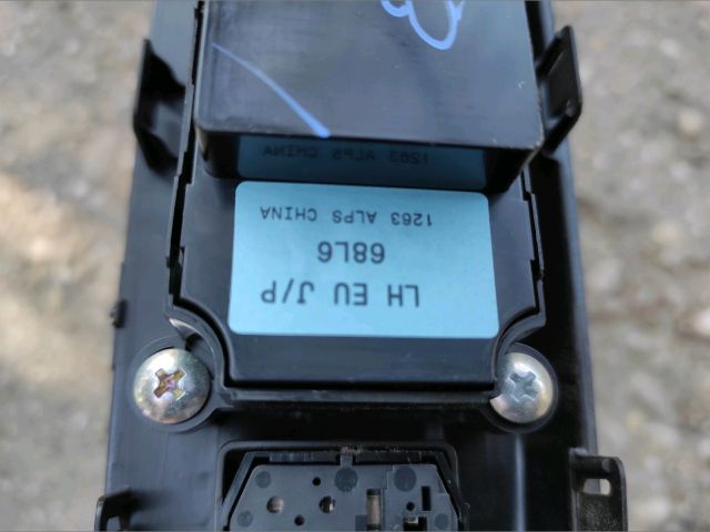 bontott SUZUKI SWIFT IV Bal első Ablakemelő Kapcsoló