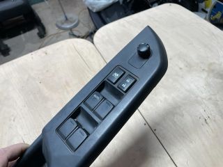 bontott SUZUKI SWIFT IV Bal első Ablakemelő Kapcsoló