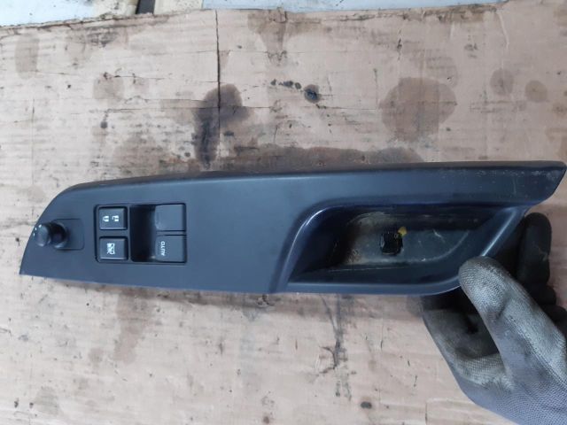 bontott SUZUKI SWIFT IV Bal első Ablakemelő Kapcsoló