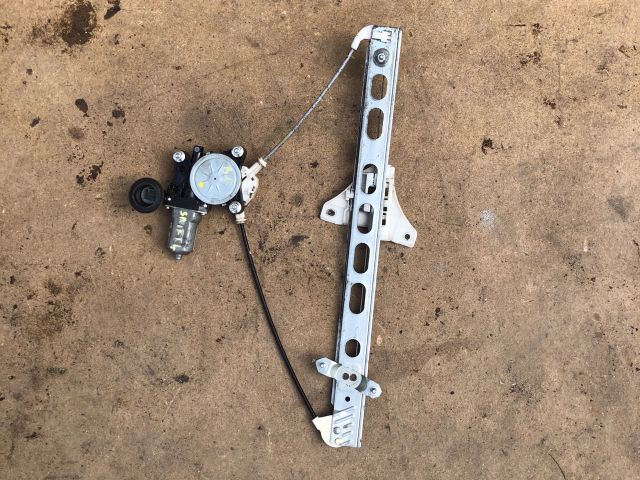 bontott SUZUKI SWIFT IV Bal első Ablakemelő Szerkezet (Elektromos)