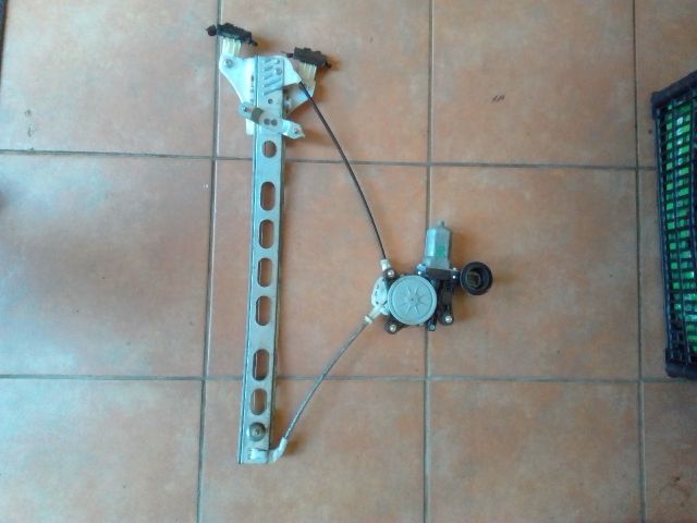 bontott SUZUKI SWIFT IV Bal első Ablakemelő Szerkezet (Elektromos)