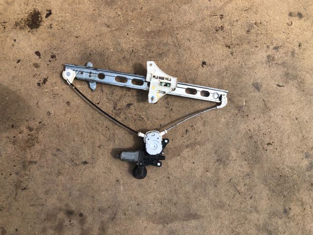bontott SUZUKI SWIFT IV Bal első Ablakemelő Szerkezet (Elektromos)