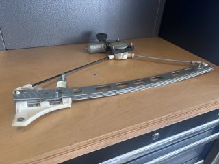 bontott SUZUKI SWIFT IV Bal első Ablakemelő Szerkezet (Elektromos)