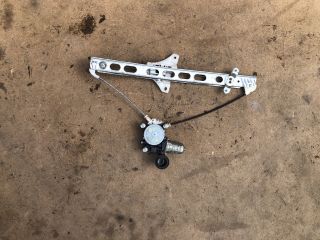 bontott SUZUKI SWIFT IV Bal első Ablakemelő Szerkezet (Elektromos)