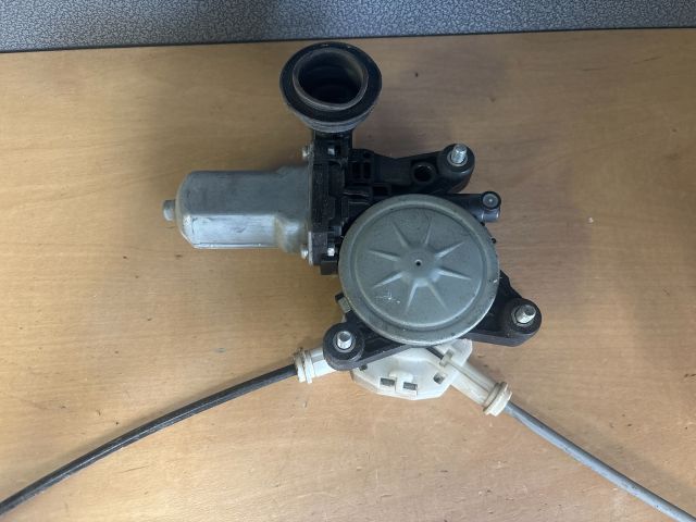 bontott SUZUKI SWIFT IV Bal első Ablakemelő Szerkezet (Elektromos)