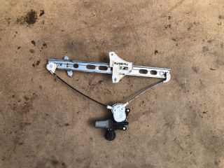 bontott SUZUKI SWIFT IV Bal első Ablakemelő Szerkezet (Elektromos)