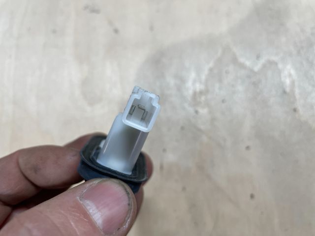 bontott SUZUKI SWIFT IV Bal első Ajtó Nyitás Érzékelő