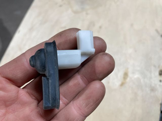 bontott SUZUKI SWIFT IV Bal első Ajtó Nyitás Érzékelő