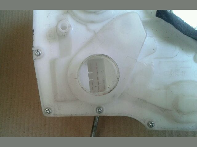 bontott SUZUKI SWIFT IV Bal első Ajtózár