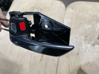 bontott SUZUKI SWIFT IV Bal első Belső Kilincs