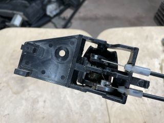 bontott SUZUKI SWIFT IV Bal első Belső Kilincs