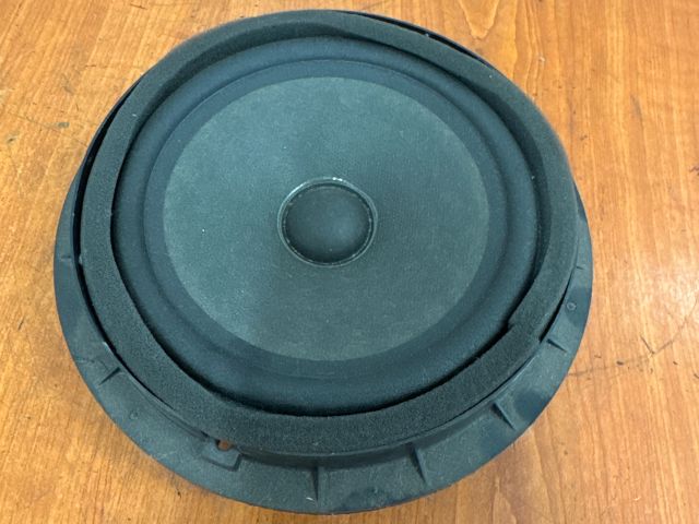 bontott SUZUKI SWIFT IV Bal első Hangszóró