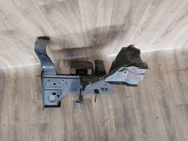 bontott SUZUKI SWIFT IV Bal első Negyed Karosszéria Csomag