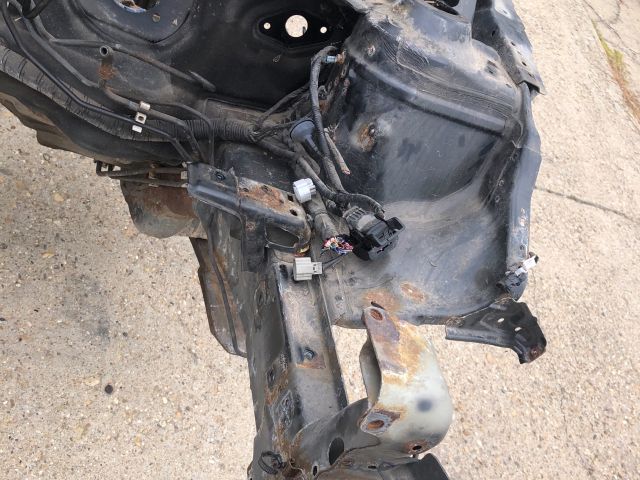 bontott SUZUKI SWIFT IV Bal első Negyed Karosszéria Csomag