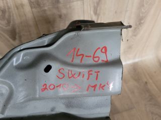 bontott SUZUKI SWIFT IV Bal első Negyed Karosszéria Csomag