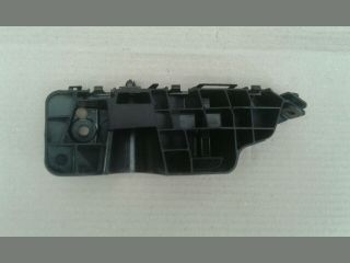 bontott SUZUKI SWIFT IV Bal első Oldal Lökhárító Tartó (Műanyag)