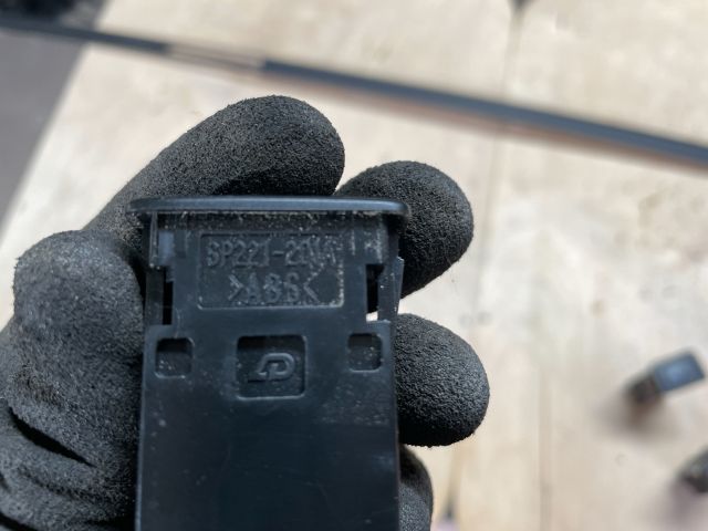 bontott SUZUKI SWIFT IV Bal első Ülésfűtés Kapcsoló