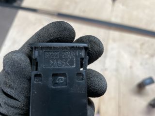 bontott SUZUKI SWIFT IV Bal első Ülésfűtés Kapcsoló