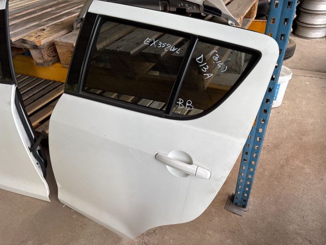 bontott SUZUKI SWIFT IV Bal hátsó Ablak Díszléc