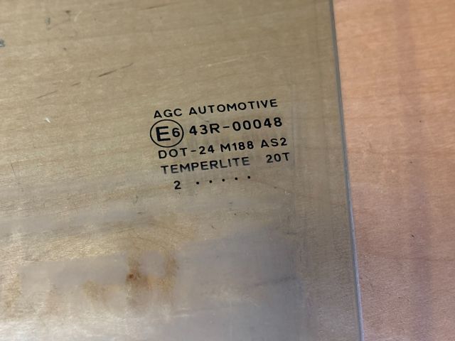 bontott SUZUKI SWIFT IV Bal hátsó Ablak