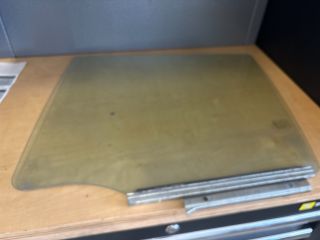 bontott SUZUKI SWIFT IV Bal hátsó Ablak