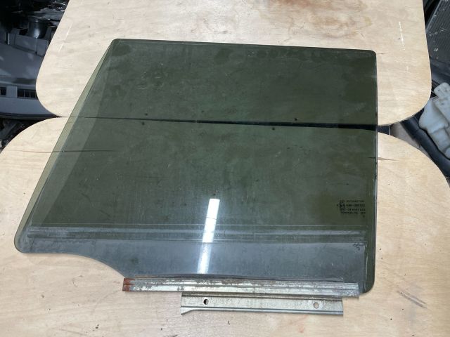 bontott SUZUKI SWIFT IV Bal hátsó Ablak