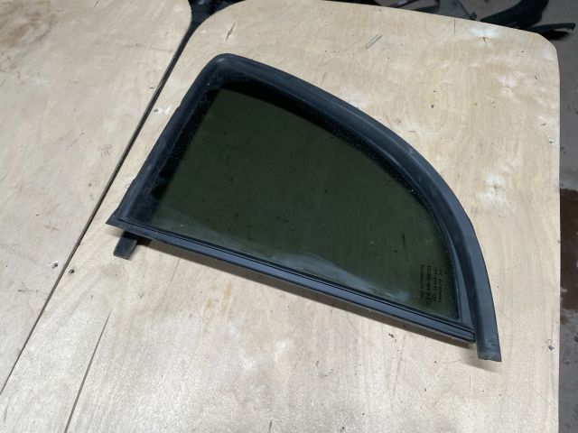 bontott SUZUKI SWIFT IV Bal hátsó Ablak