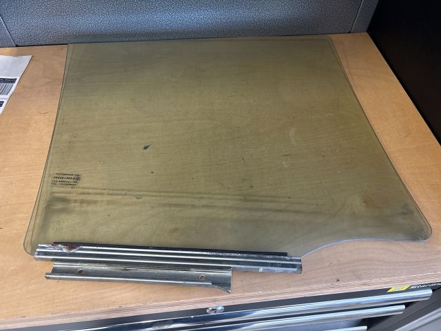 bontott SUZUKI SWIFT IV Bal hátsó Ablak