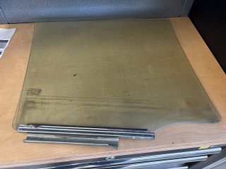 bontott SUZUKI SWIFT IV Bal hátsó Ablak