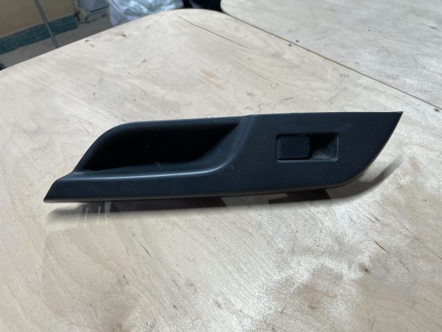 bontott SUZUKI SWIFT IV Bal hátsó Ablakemelő Kapcsoló