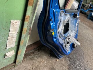 bontott SUZUKI SWIFT IV Bal hátsó Ajtó (Részeivel)