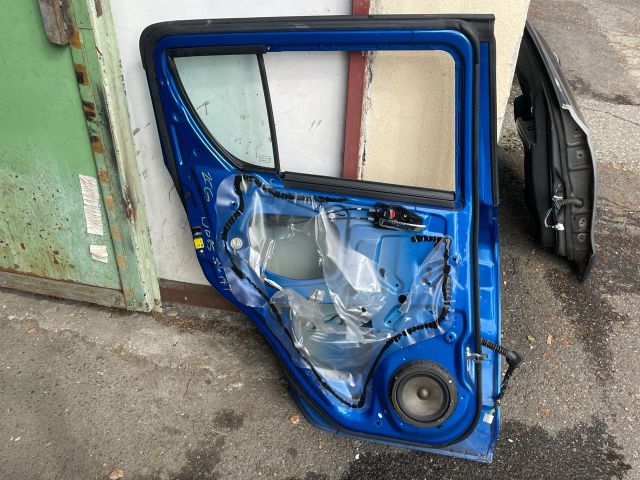 bontott SUZUKI SWIFT IV Bal hátsó Ajtó (Részeivel)