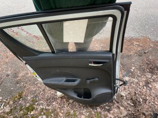 bontott SUZUKI SWIFT IV Bal hátsó Ajtó (Részeivel)