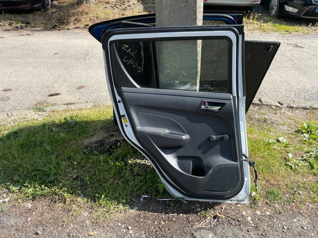 bontott SUZUKI SWIFT IV Bal hátsó Ajtó (Részeivel)