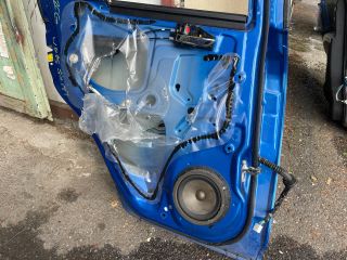 bontott SUZUKI SWIFT IV Bal hátsó Ajtó (Részeivel)