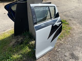 bontott SUZUKI SWIFT IV Bal hátsó Ajtó (Részeivel)