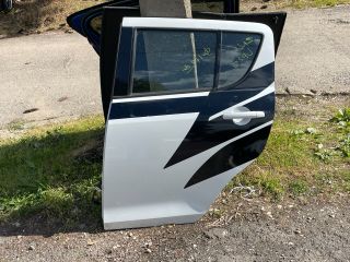 bontott SUZUKI SWIFT IV Bal hátsó Ajtó (Részeivel)