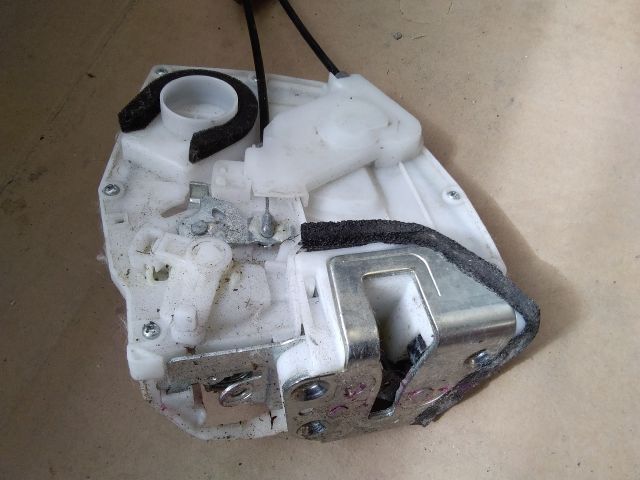 bontott SUZUKI SWIFT IV Bal hátsó Ajtózár