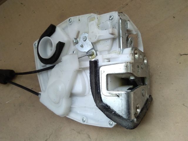 bontott SUZUKI SWIFT IV Bal hátsó Ajtózár