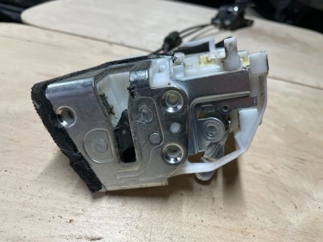 bontott SUZUKI SWIFT IV Bal hátsó Ajtózár