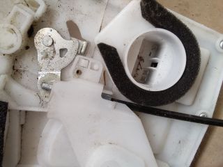 bontott SUZUKI SWIFT IV Bal hátsó Ajtózár