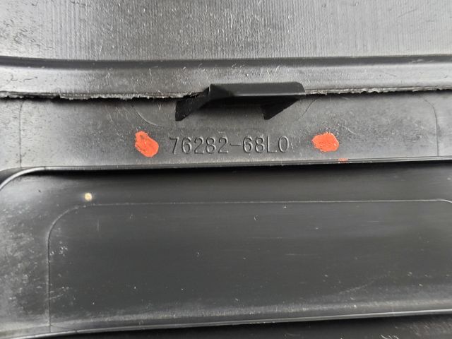 bontott SUZUKI SWIFT IV Bal hátsó Csomagtér Burkolat (Műanyag)