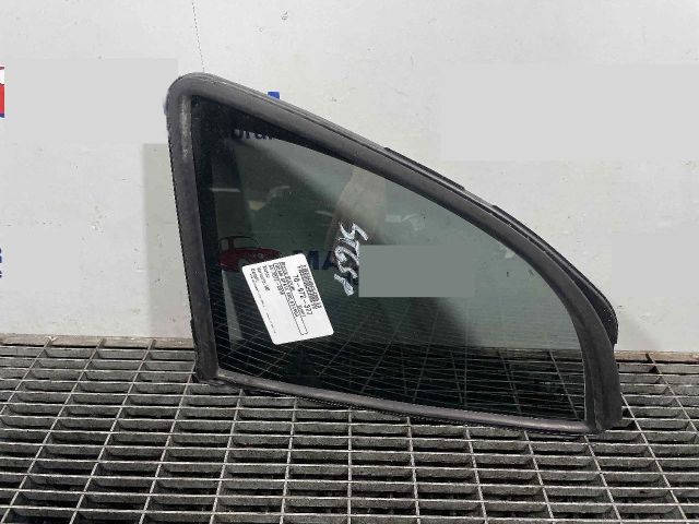 bontott SUZUKI SWIFT IV Bal hátsó Fixüveg (Ajtóban)